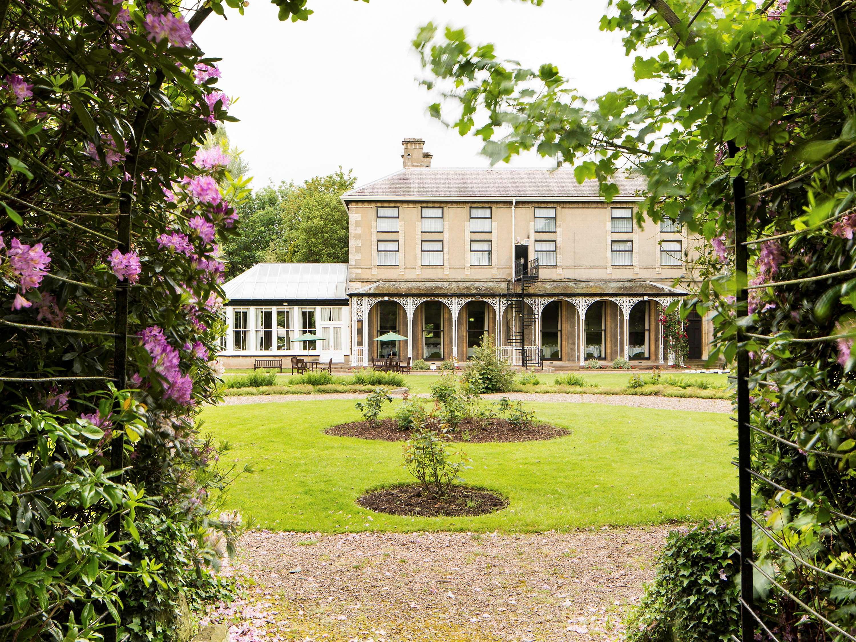 Mercure Burton Upon Trent, Newton Park Hotel Exterior photo